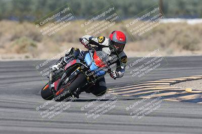 media/Oct-13-2025-Moto Forza (Mon) [[a66d839500]]/3-B Group/Session 3 (Turn 16)/